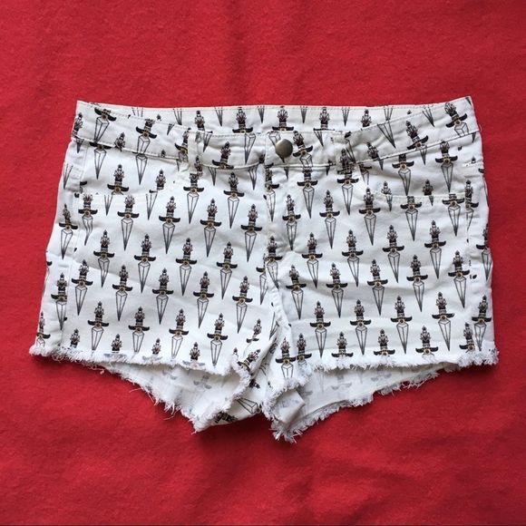 H&M shorts cutoff denim high waisted jean shorts with dagger knife print size 12 - Picture 2 of 14
